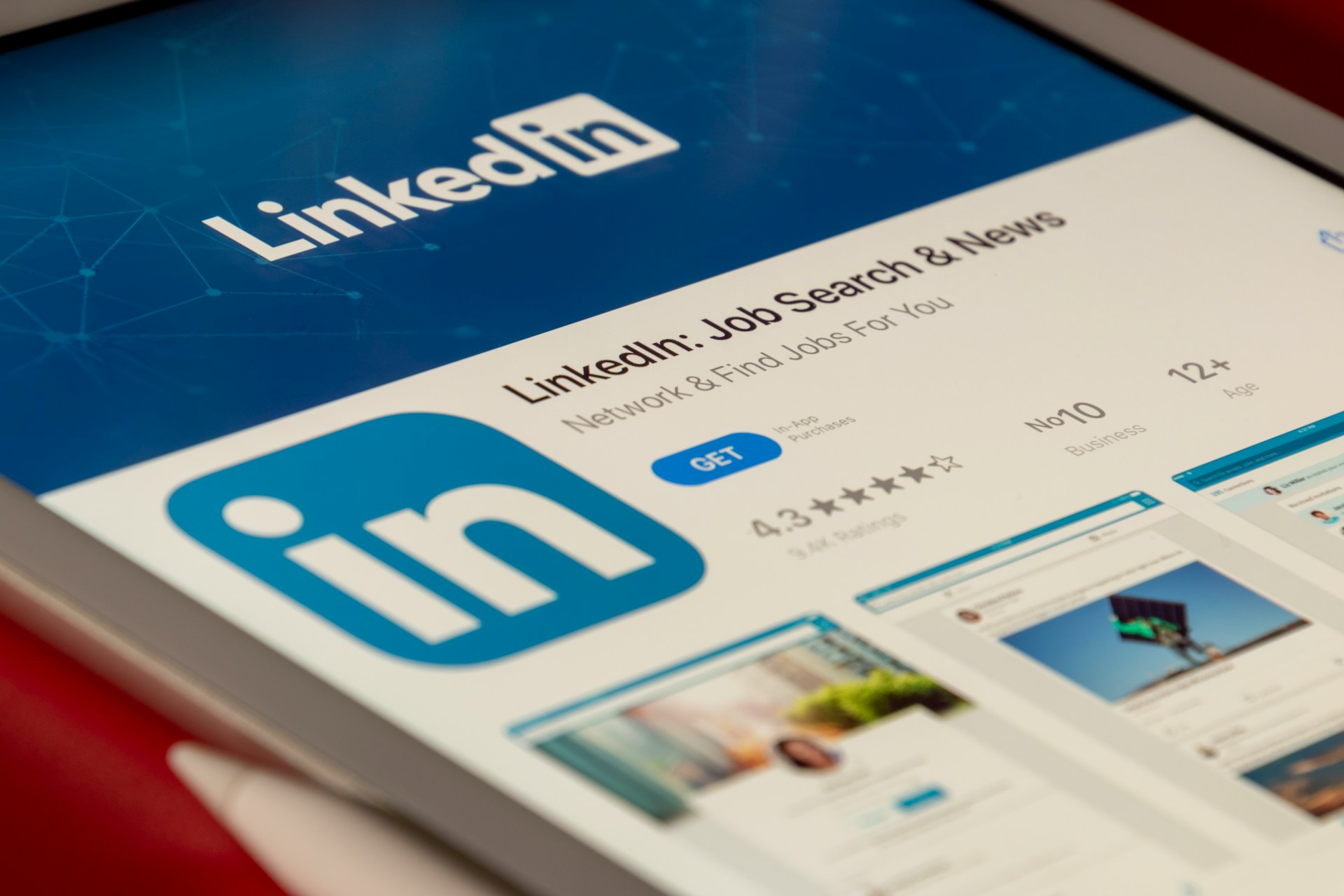 LinkedIn mở rộng sang mảng game: Ra mắt 3 tr&ograve; giải đố logic mới
