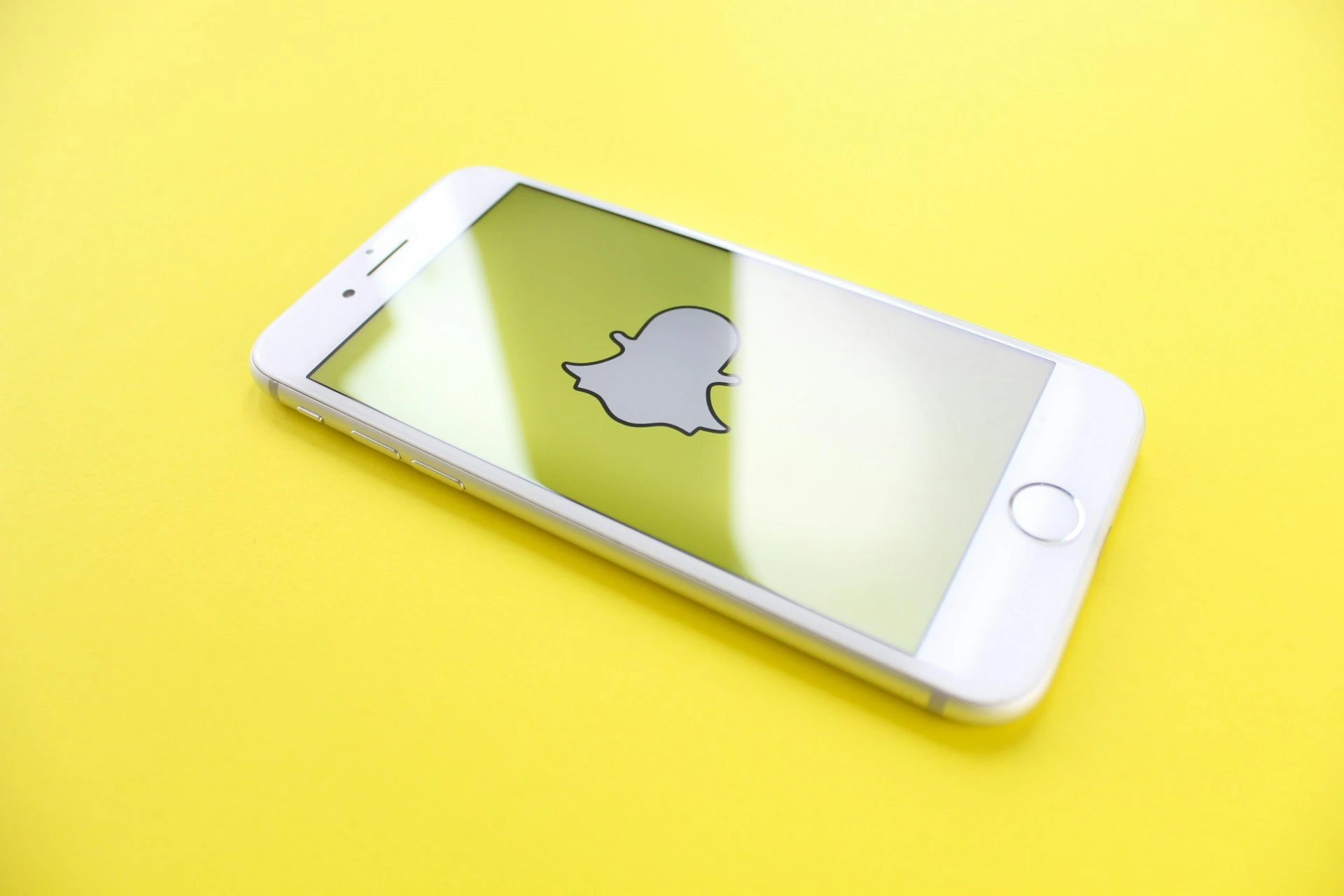 Snap Th&ocirc;ng B&aacute;o Những Thay Đổi Lớn Đối Với Snapchat v&agrave; K&iacute;nh Thực Tế Ảo Mới