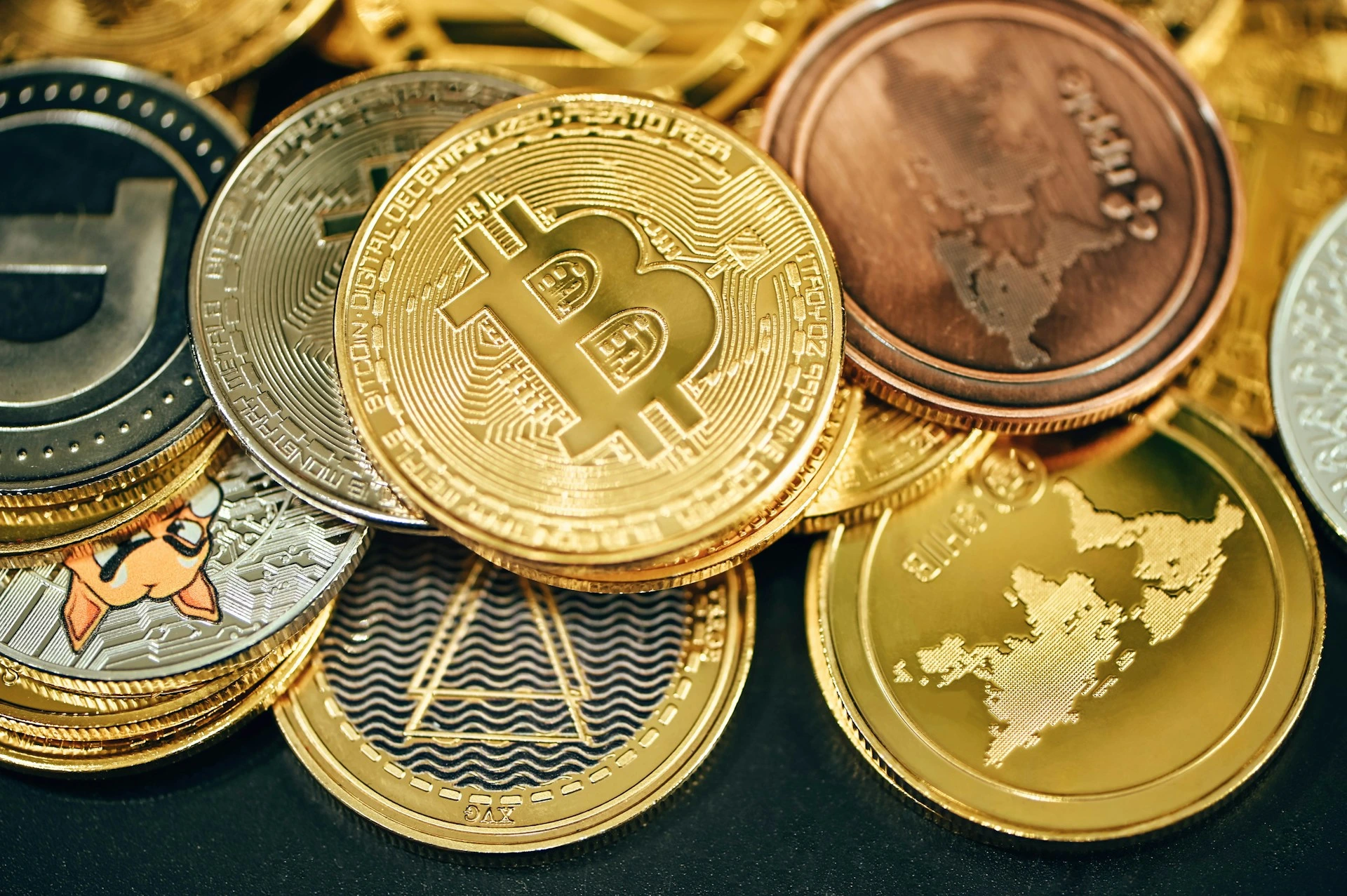 Bitcoin Đạt Mức Kỷ Lục Mới Tr&ecirc;n 82.000 Đ&ocirc; sau Cuộc Bầu Cử Tại Mỹ
