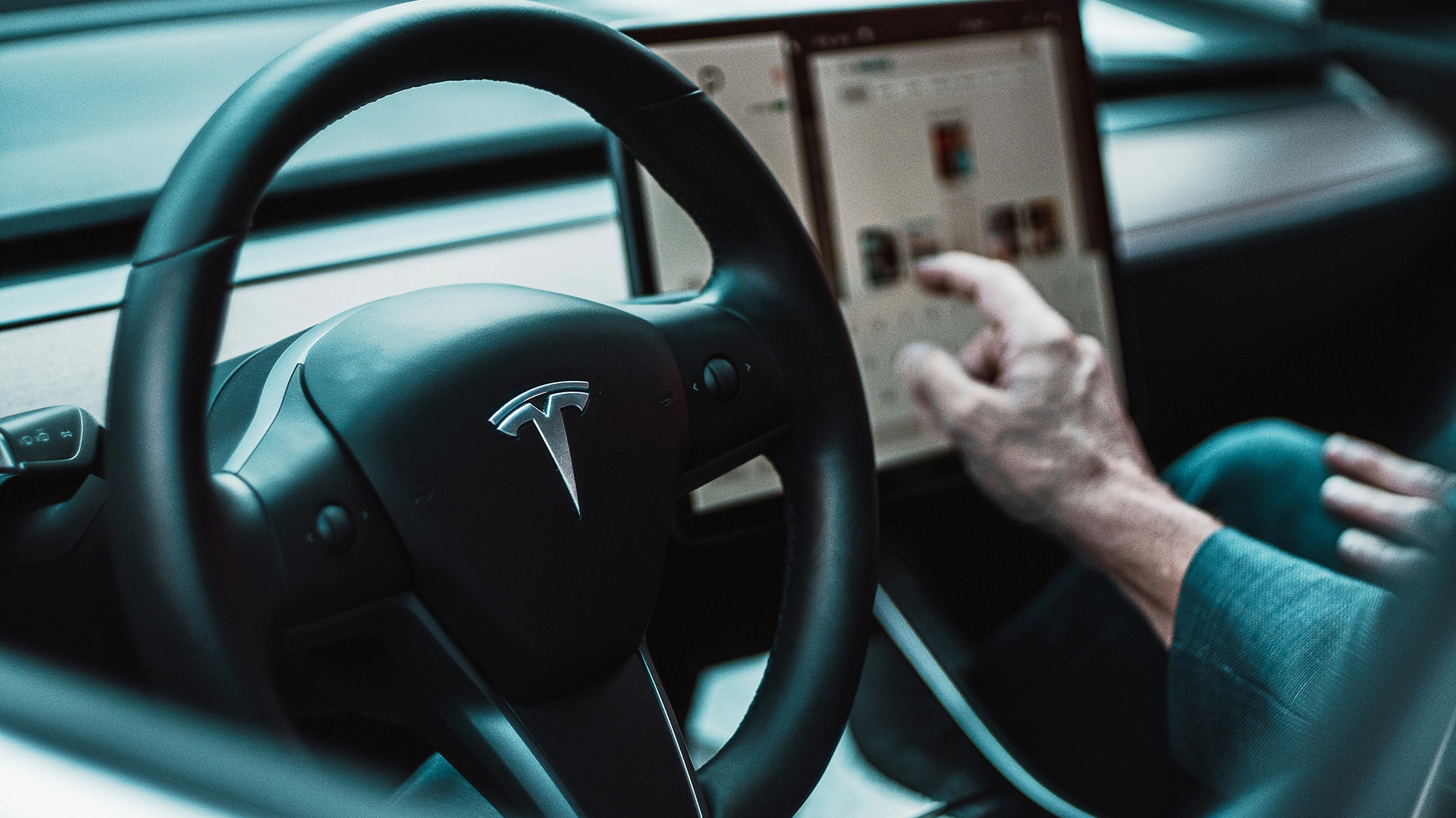 Tesla Bị Phạt 243 Triệu Đ&ocirc; Sau Khi Hacker Kh&ocirc;i Phục Dữ Liệu Tai Nạn