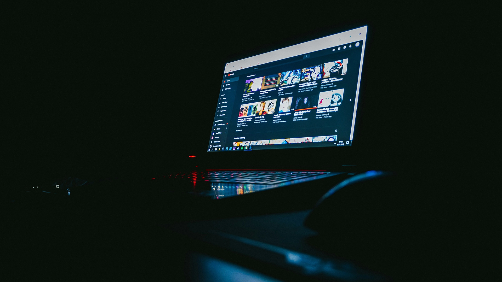 YouTube đ&atilde; sử dụng AI để thay đổi video của c&aacute;c nh&agrave; s&aacute;ng tạo m&agrave; kh&ocirc;ng c&oacute; sự cho ph&eacute;p
